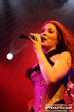Simone Simons