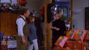 Just Shoot Me!: 3×10