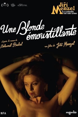 Une blonde émoustillante