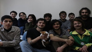 Bütün Salakları Öldürmeliyiz