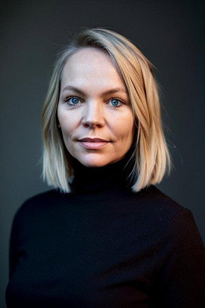 Lisa Leonard portrait