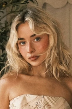 Sabrina Carpenter portrait