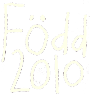 Född 2010