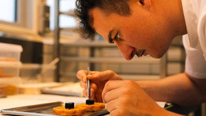 Knife Edge: Chasing Michelin Stars: 1×3