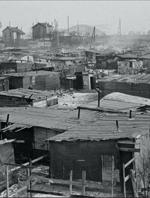 Une vie en transit, ou l'illusion du provisoire (2024)