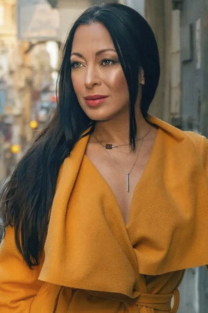 Jaqueline Menezes portrait