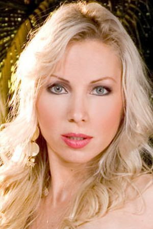 Larissa Mendes portrait