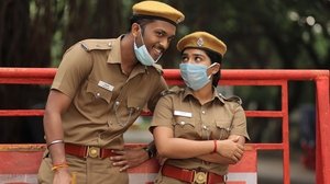 Putham Pudhu Kaalai Vidiyaadhaa