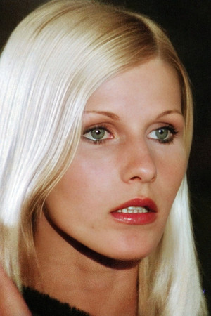 Caroline Laurence portrait