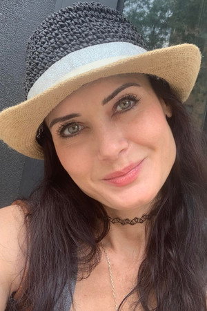 Luciana Hirono portrait