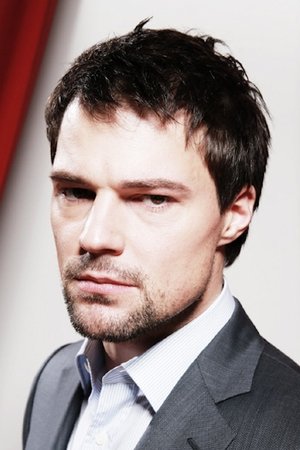 Данила Козловский jako Dimitri Belikov