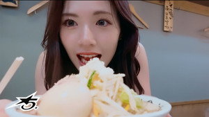 rui loves noodles