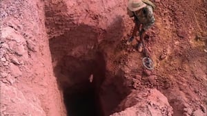 Aussie Gold Hunters Digging Deep, Risking Life and Limb