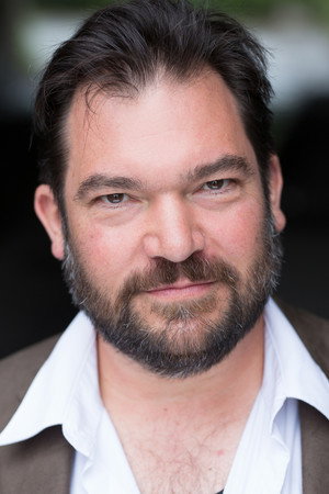 Diễn viên Rory Wilton