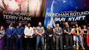 WWE SmackDown: 25×34