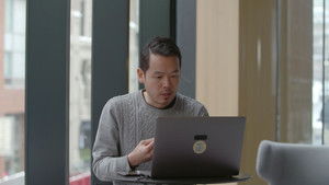 Ça vaut le coût: 8×26 {year} Online En Netflix