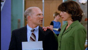 Just Shoot Me!: 2×24