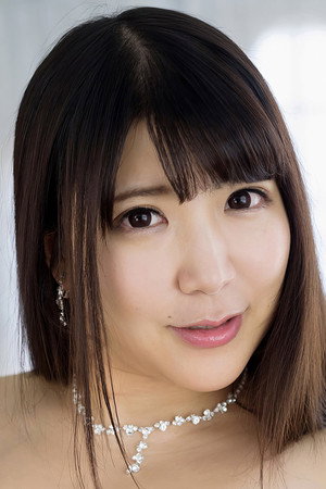 Marina Yuzuki portrait