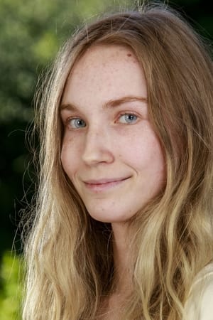 Claire Roos portrait