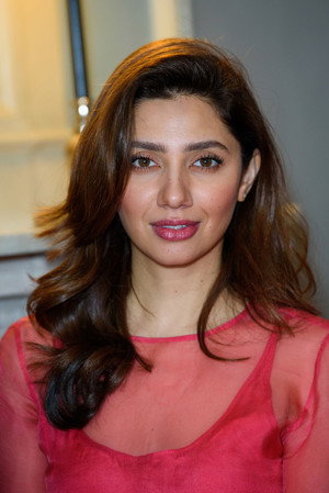 Mahira Khan portrait