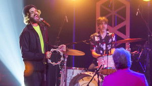 Y’a du monde à messe: 4×4