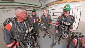 Tom Scott: England: 1×4