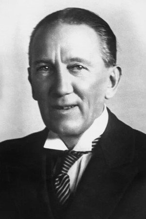 Gerald du Maurier portrait