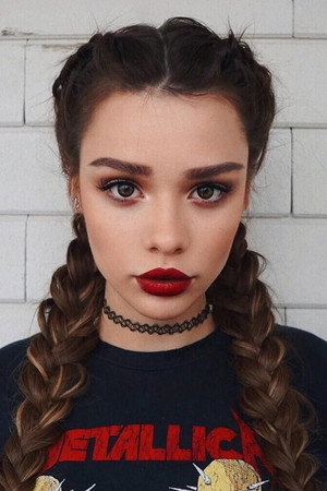 Маша Вэй portrait