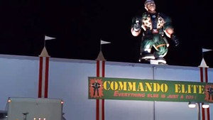 Small Soldiers (1998) Subtitle Indonesia