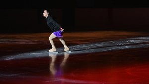 Oglądaj film Un si long silence : une patineuse brise l’omerta PL