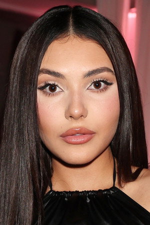 Atiana de la Hoya portrait