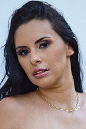 Anny Fernandez portrait