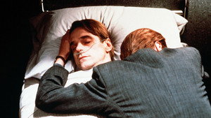 Dead Ringers movie still 49