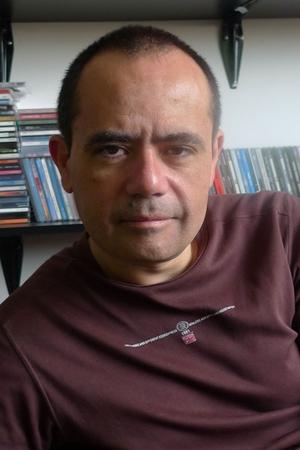 Foto retrato de Eduardo Adrianzén