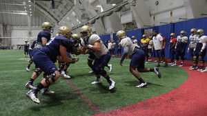 A Season With: 3×1 {year} Online En Netflix