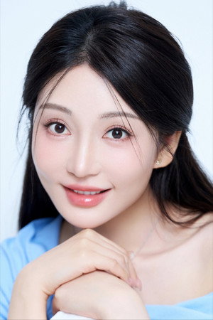 Kang Yihan portrait