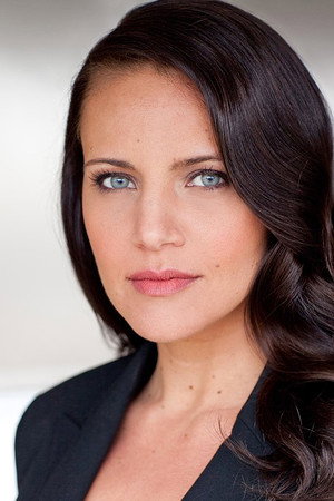 Miracle Laurie portrait