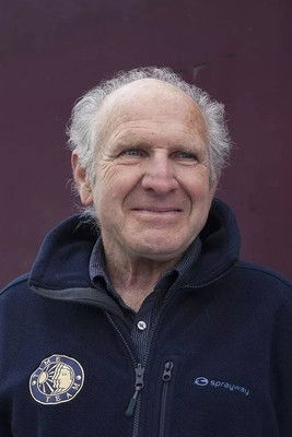 Victor Ambrus's photo