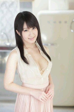 美里有紗 portrait