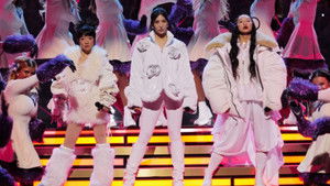 Snoop’s Holiday Halftime Party