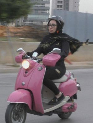 Nonton film Zeinab on the Scooter (2020) terbaru sub indo Nonton film Zeinab on the Scooter (2020) terbaru sub indo