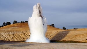 Sacarlo del agua de la explosión