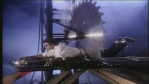 Make-Up und Pistolen: 2×2