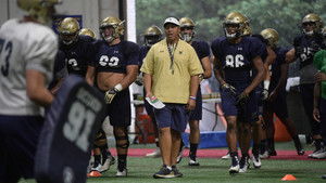 A Season With: 3×1 {year} Online En Netflix