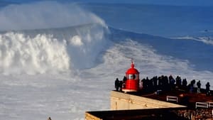 À l'assaut des vagues: Le big wave surfing au Portugal