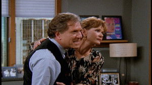 Just Shoot Me!: 2×24