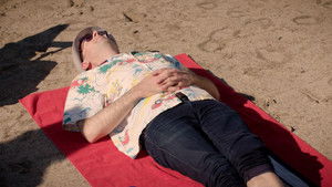 Ça vaut le coût: 9×16 {year} Online En Netflix