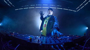 Banger (2025) ดีเจนอกเครื่องแบบ