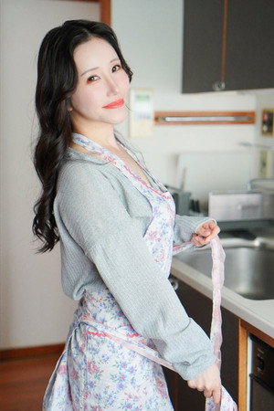 夏目玲香 portrait