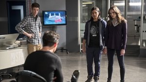 The Flash Season 1 Episode 13 : The Nuclear Man